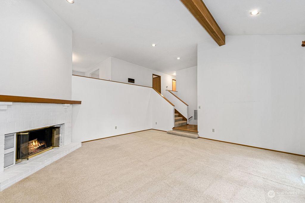 Photo of 24119 SE 18th Place, Sammamish, WA 98075 (MLS # 2204280)