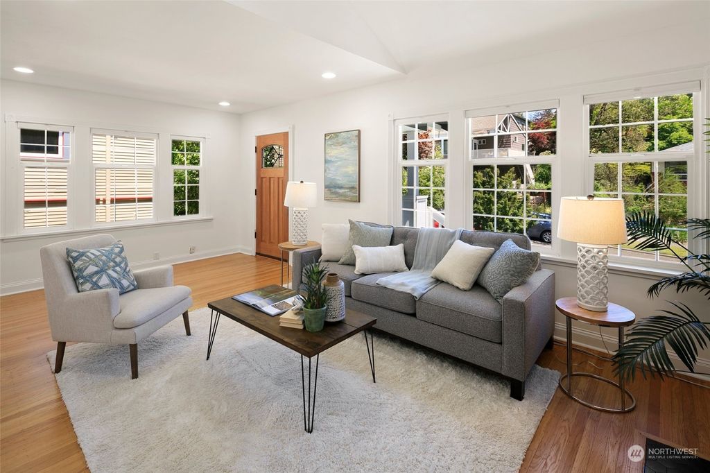 Photo of 509 32nd Avenue, Seattle, WA 98122 (MLS # 2251764)