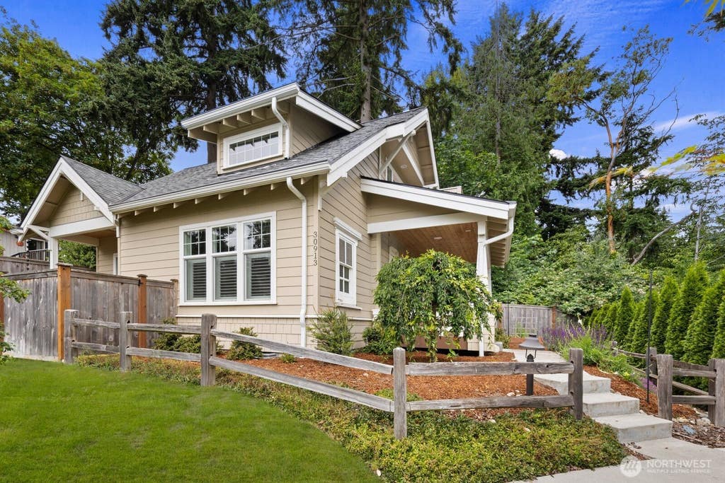 Photo of 30913 6th Lane SW, Federal Way, WA 98023 (MLS # 2538949)