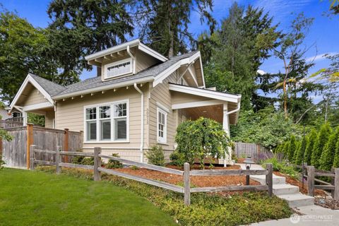 Photo of 30913 6th Lane SW, Federal Way, WA 98023 (MLS # 2538949)