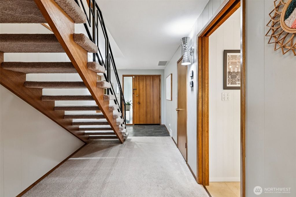 Photo of 1209 S 10th Street, Mount Vernon, WA 98274 (MLS # 2465356)