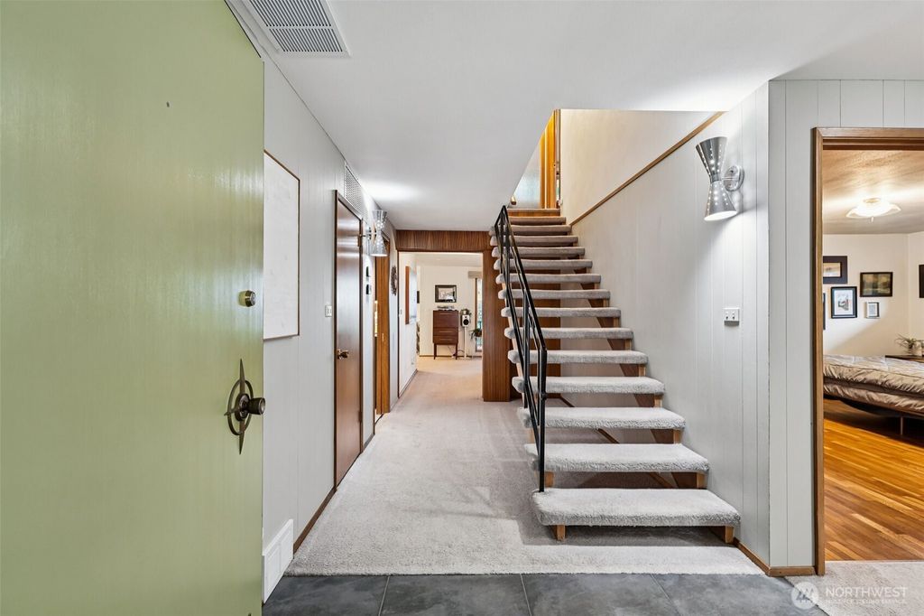 Photo of 1209 S 10th Street, Mount Vernon, WA 98274 (MLS # 2465356)