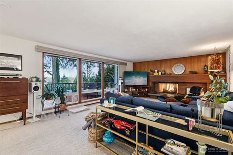 Photo of 1209 S 10th Street, Mount Vernon, WA 98274 (MLS # 2465356)