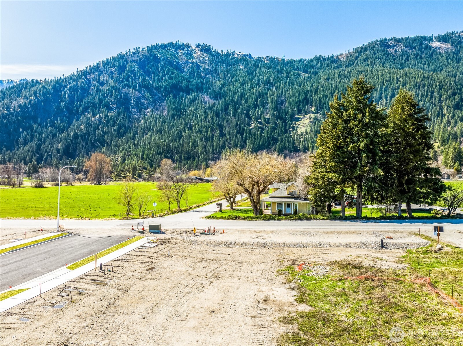 102 Alpenglow Drive