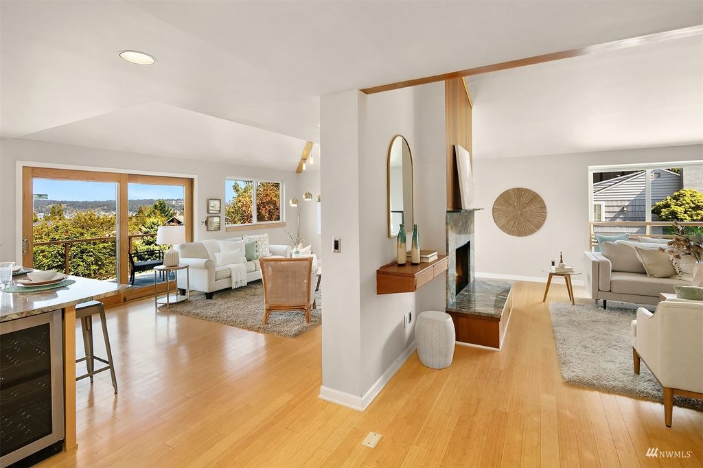 Photo of 6001 60th Avenue NE, Seattle, WA 98115 (MLS # 1991526)