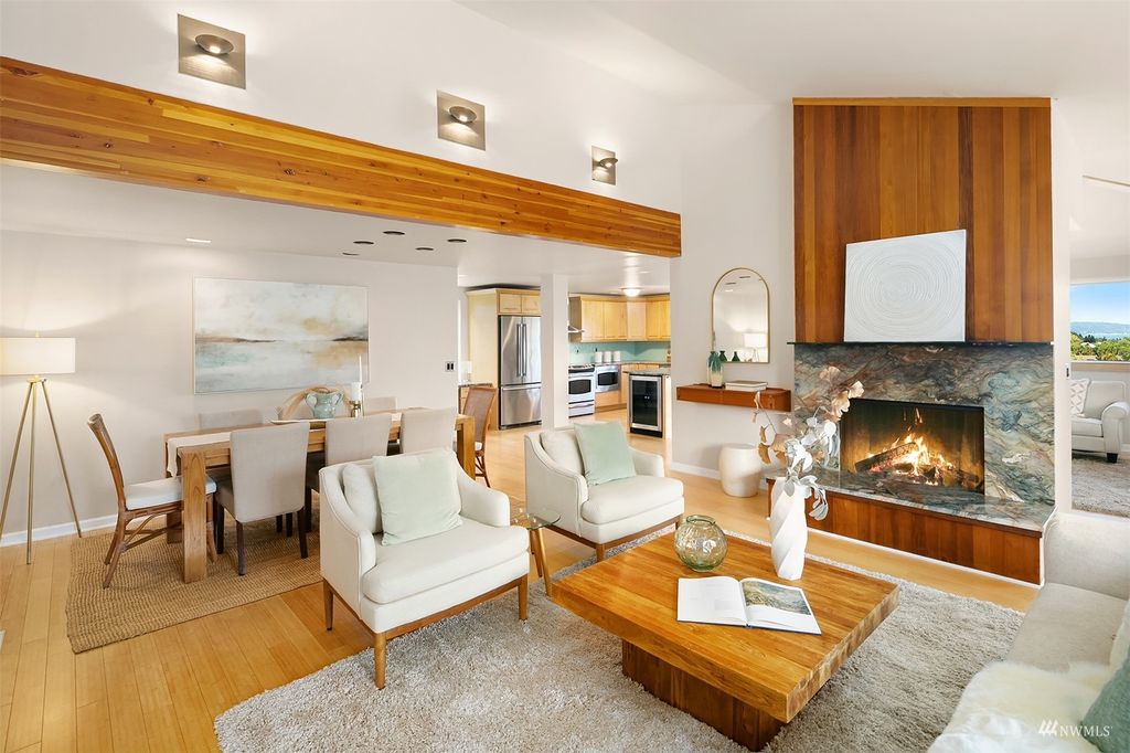 Photo of 6001 60th Avenue NE, Seattle, WA 98115 (MLS # 1991526)