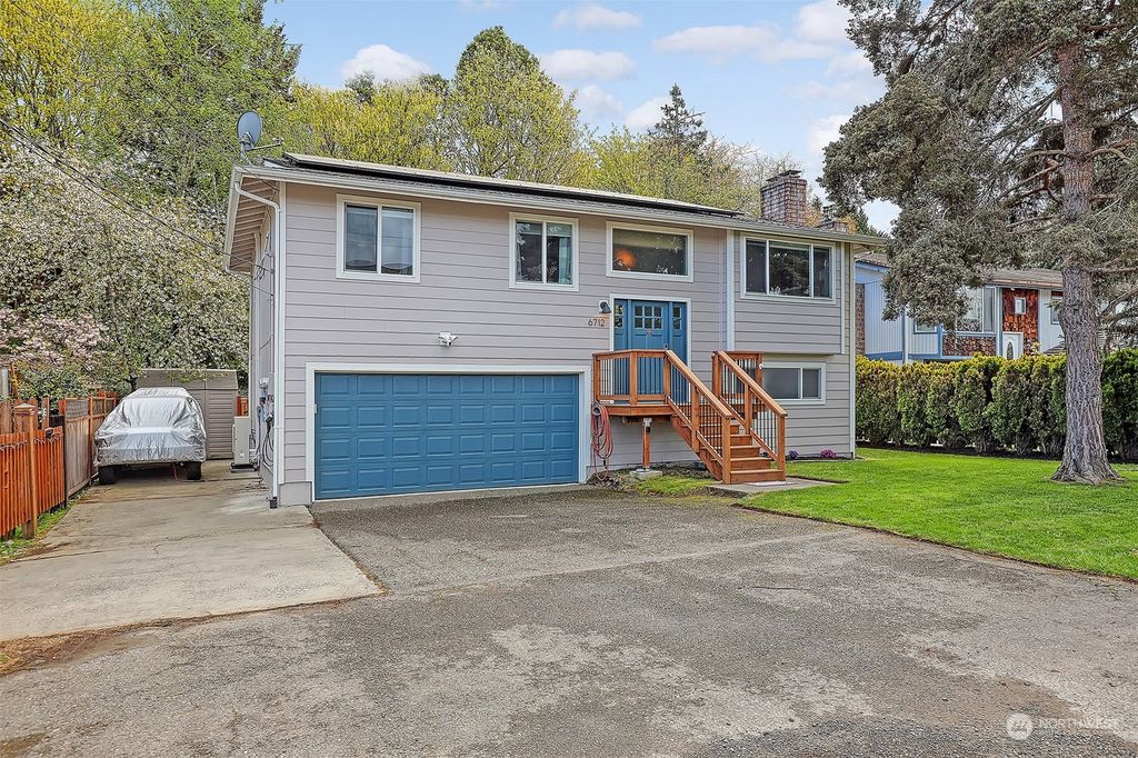 Photo of 6712 15th Avenue SW, Seattle, WA 98106 (MLS # 2223142)