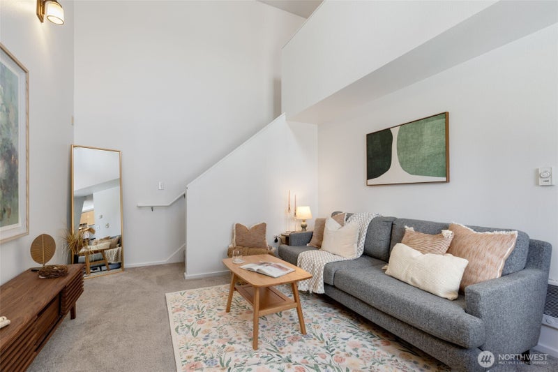 425 Vine St 721