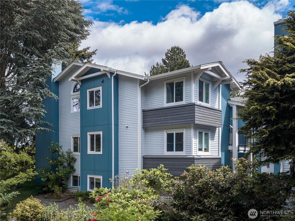 Photo of 907 N 163rd Street #A32, Shoreline, WA 98133 (MLS # 2535538)