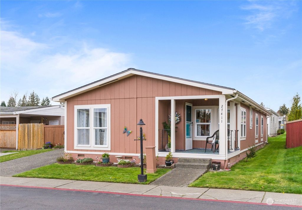 Photo of 27411 149th Place SE, Kent, WA 98042 (MLS # 2058040)