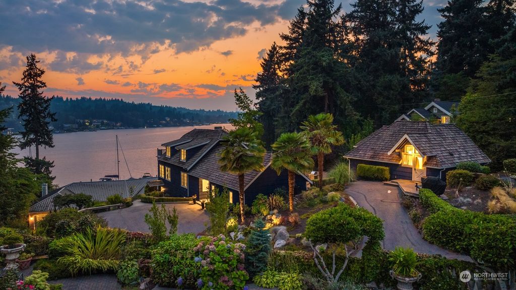 Photo of 10315 SE 30th Street, Bellevue, WA 98004 (MLS # 2158319)