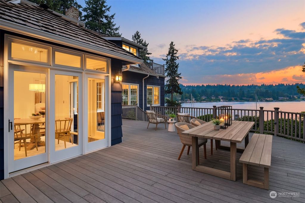Photo of 10315 SE 30th Street, Bellevue, WA 98004 (MLS # 2158319)