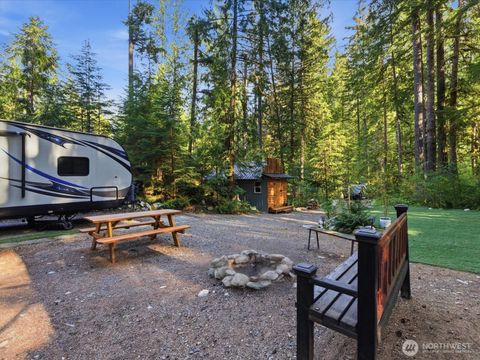 Photo of 63424 W Cascade Way, Marblemount, WA 98267 (MLS # 2516275)