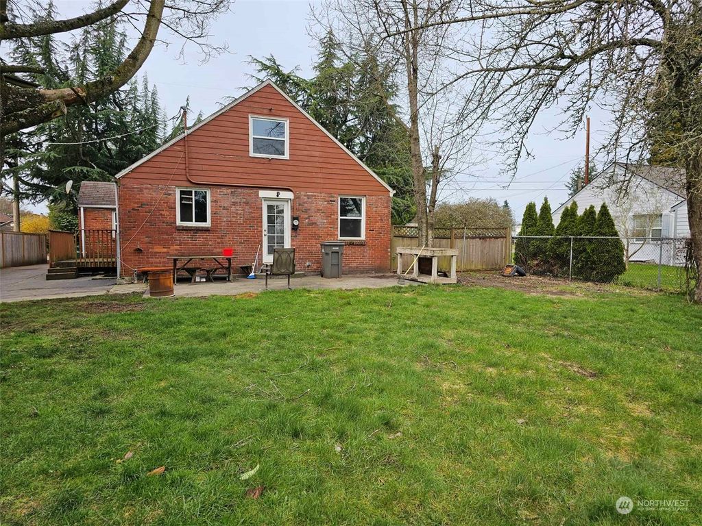 Photo of 11058 Occidental Avenue S, Seattle, WA 98168 (MLS # 2208097)