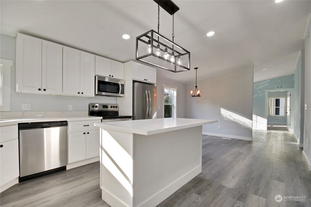 Photo of 12010 SE 318th Place, Auburn, WA 98092 (MLS # 2181657)