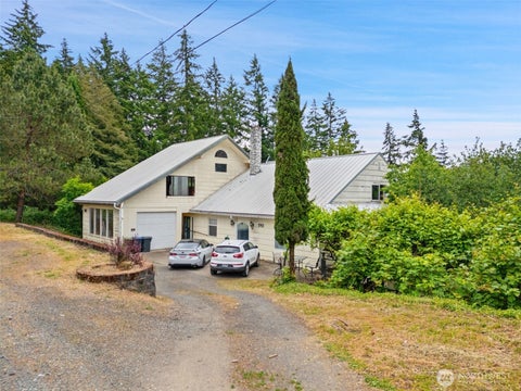 Photo of 543 E Hazel Street, Shelton, WA 98584 (MLS # 2529398)