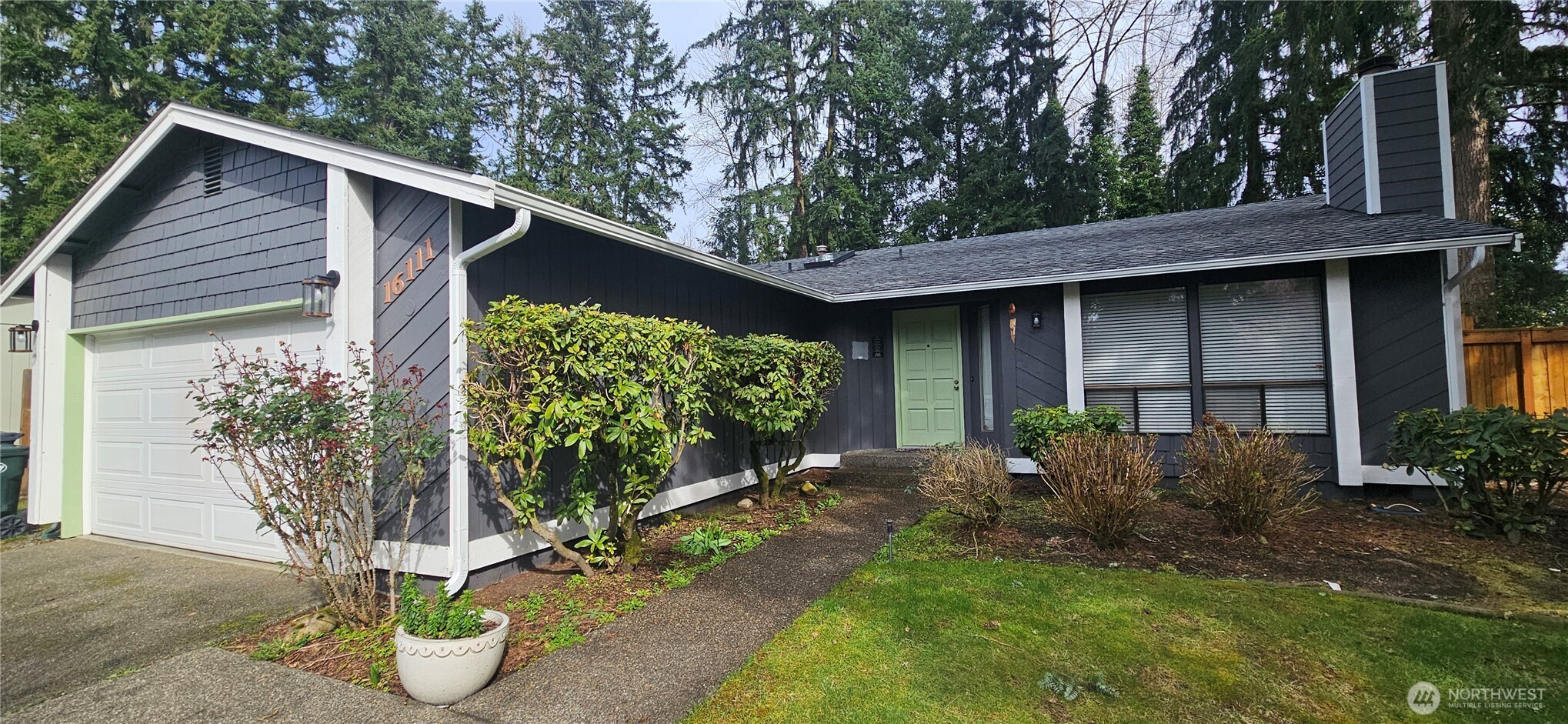16111 97 Avenue Ct E