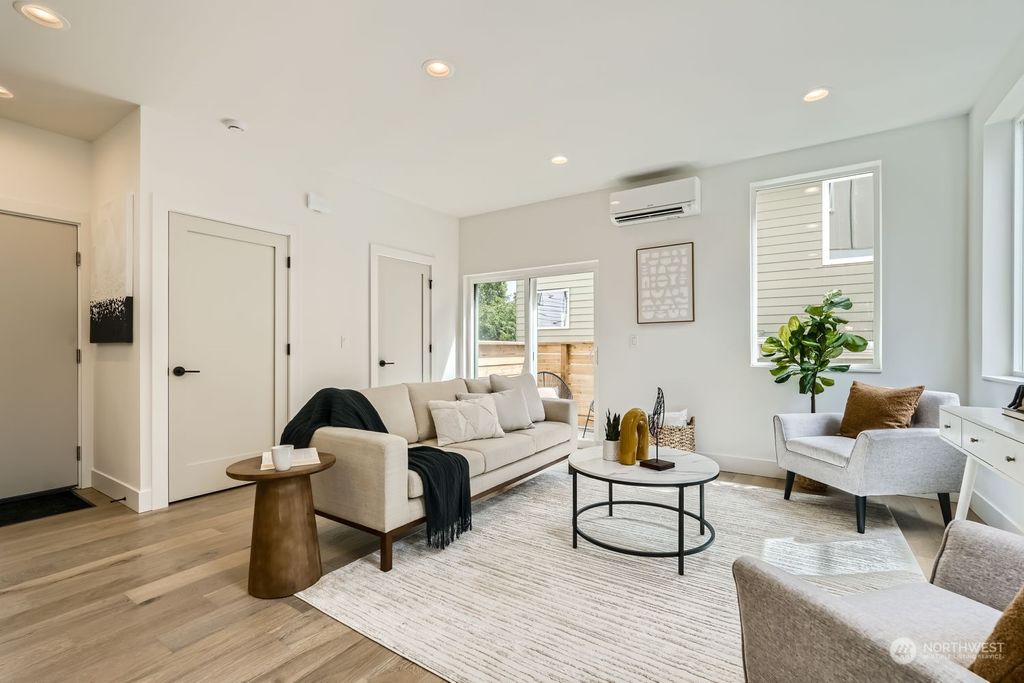 Photo of 4124 Woodland Park Avenue N, Seattle, WA 98103 (MLS # 2273428)