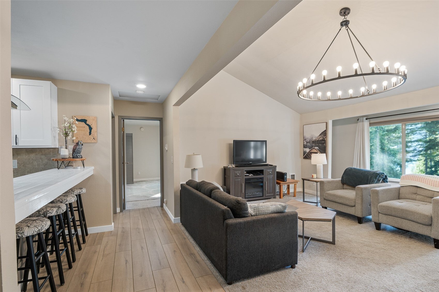 41 N Lookout Place