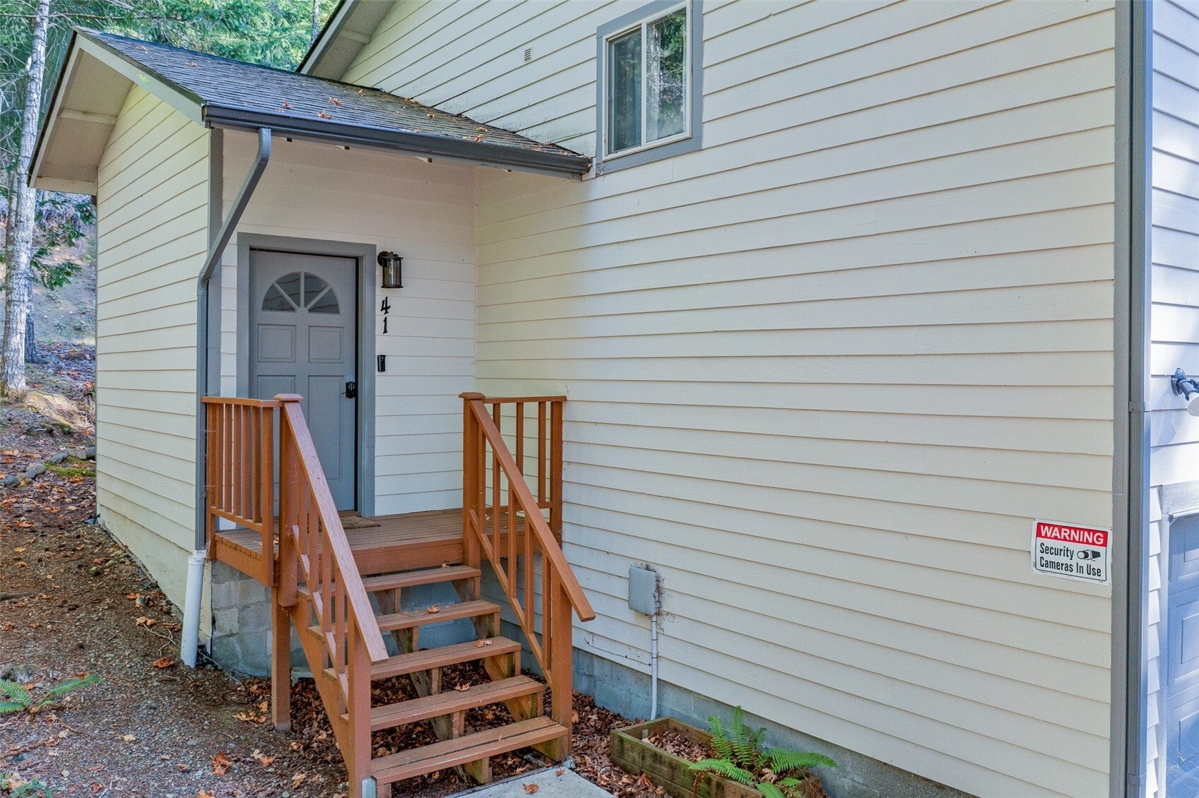 41 N Lookout Place