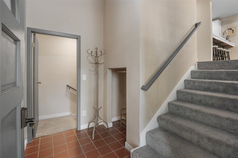 41 N Lookout Place