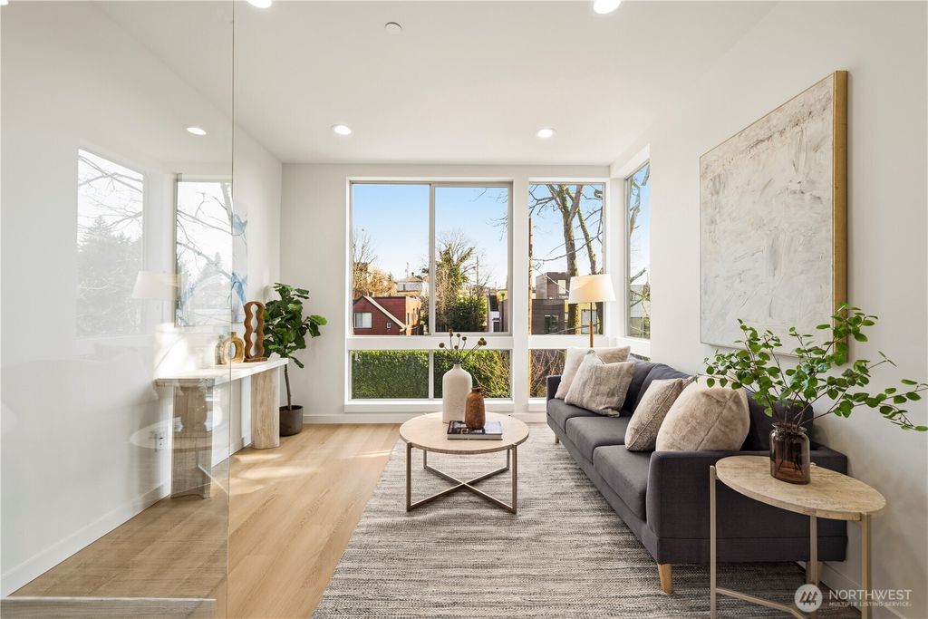 Photo of 3817 B Fremont Avenue N, Seattle, WA 98103 (MLS # 2494899)