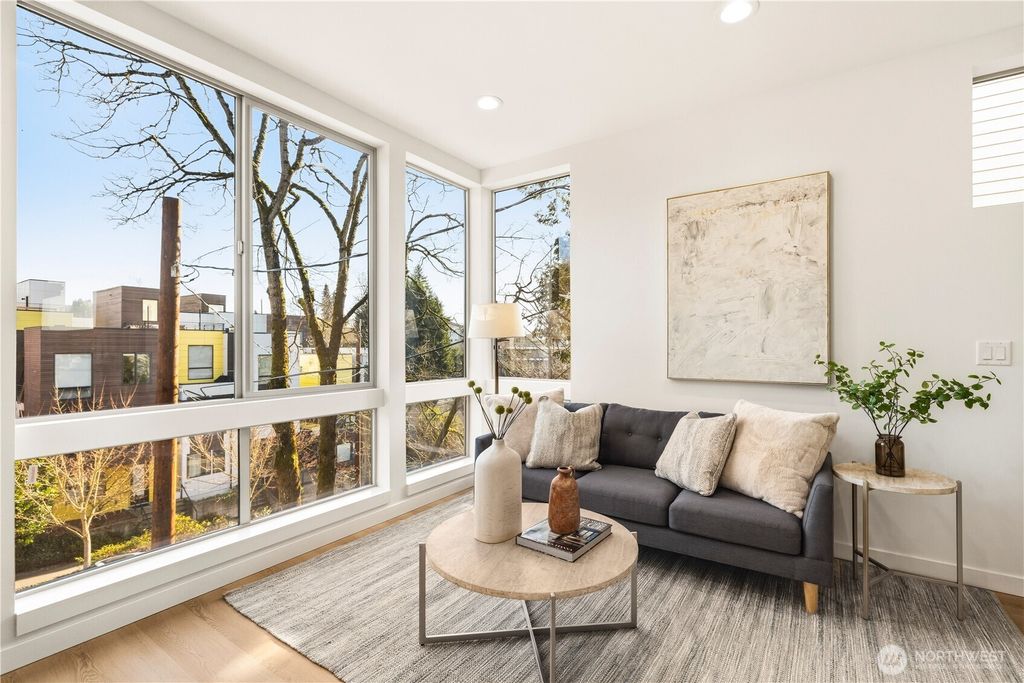 Photo of 3817 B Fremont Avenue N, Seattle, WA 98103 (MLS # 2494899)