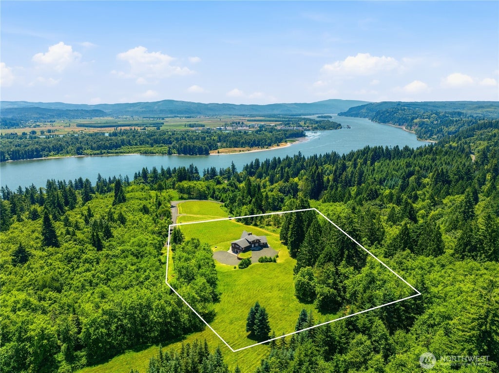 Photo of 262 Bunker Hill Road, Longview, WA 98632 (MLS # 2550437)