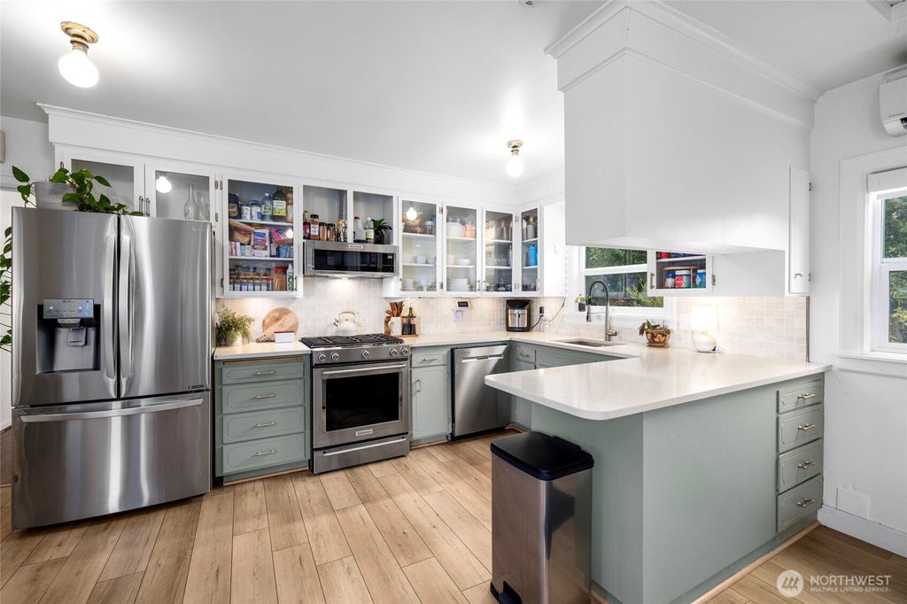 Photo of 1612 Cleveland Avenue, Mount Vernon, WA 98273 (MLS # 2586605)