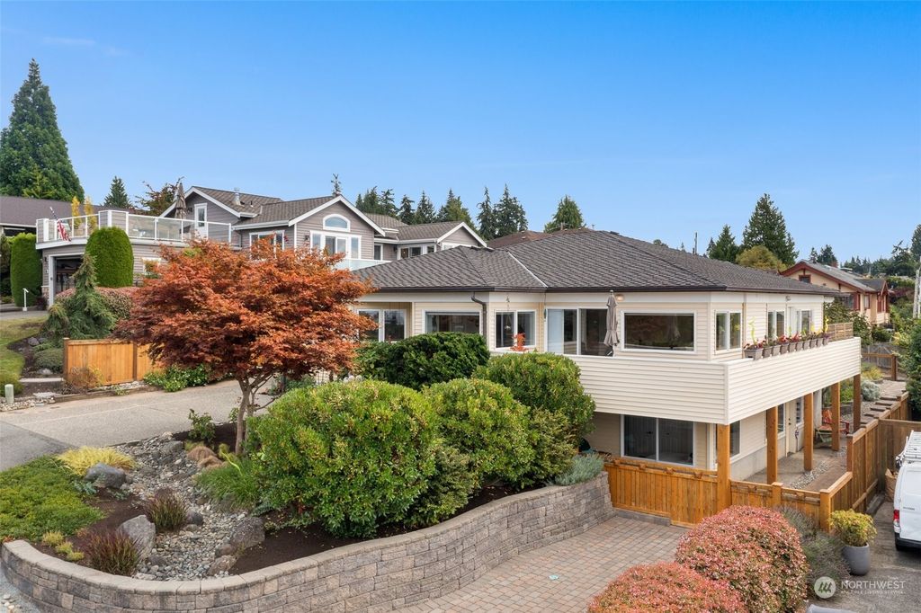 Photo of 736 Laurel Street, Edmonds, WA 98020 (MLS # 2278433)