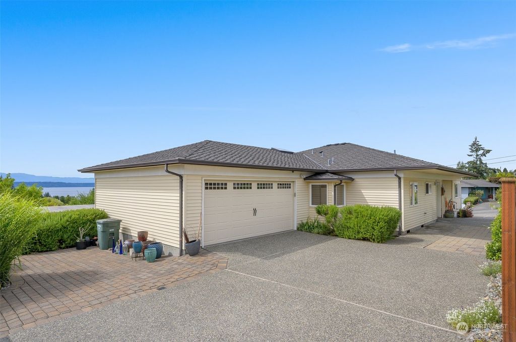 Photo of 736 Laurel Street, Edmonds, WA 98020 (MLS # 2278433)