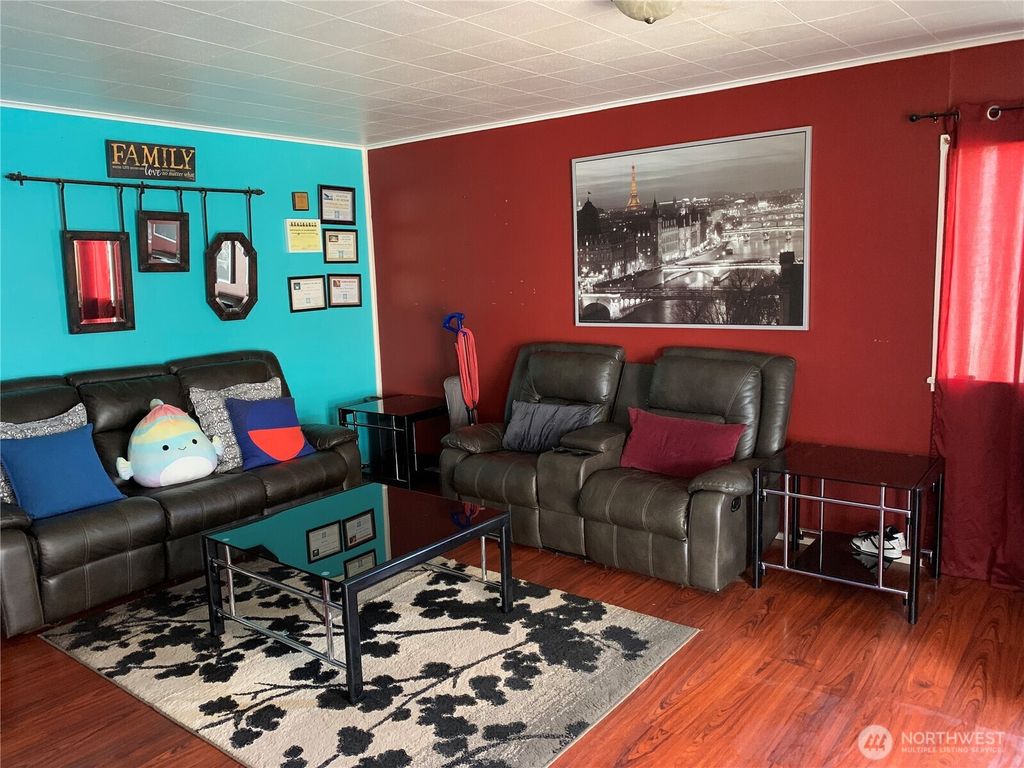 Photo of 632 Index Avenue NE, Renton, WA 98056 (MLS # 2387338)