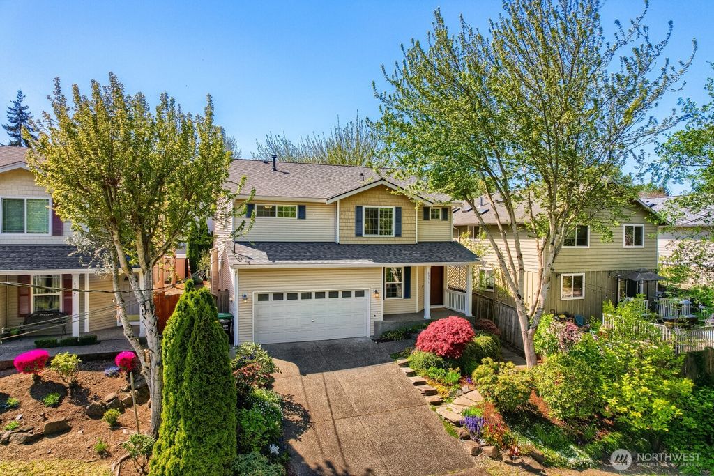 Photo of 6551 17th Ave Avenue SW, Seattle, WA 98106 (MLS # 2506731)