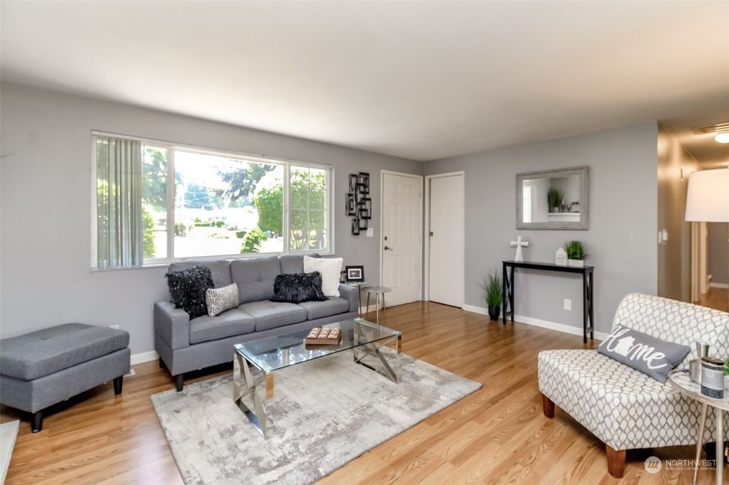 Photo of 11002 SE 180th Street, Renton, WA 98055 (MLS # 2072382)