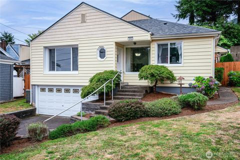 Photo of 513 3rd Ave Ave, Aberdeen, WA 98520 (MLS # 2430086)