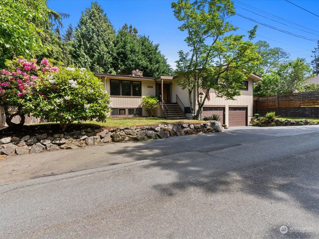 Photo of 12265 Corliss Avenue N, Seattle, WA 98133 (MLS # 2069950)