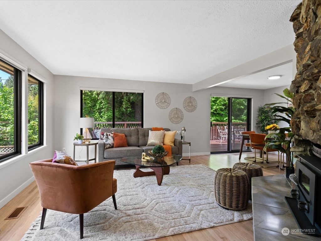 Photo of 12265 Corliss Avenue N, Seattle, WA 98133 (MLS # 2069950)