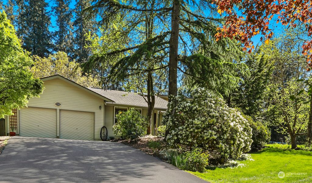 Photo of 17205 SE 238th Street, Kent, WA 98042 (MLS # 2235301)