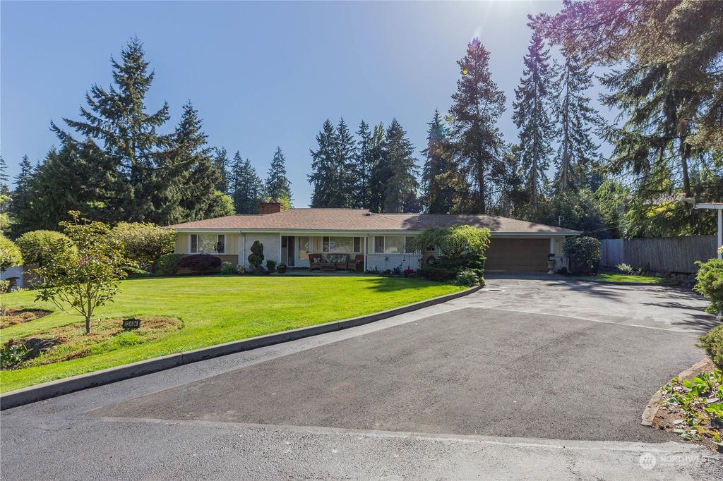 Photo of 13404 84th Avenue NE, Kirkland, WA 98034 (MLS # 2128252)
