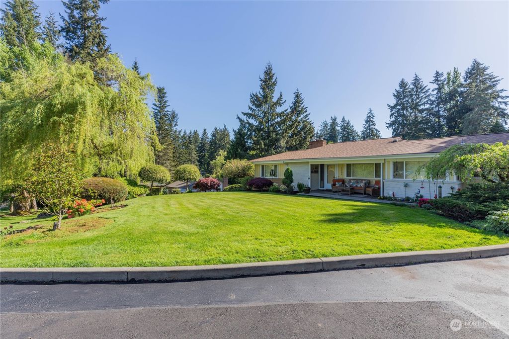Photo of 13404 84th Avenue NE, Kirkland, WA 98034 (MLS # 2128252)