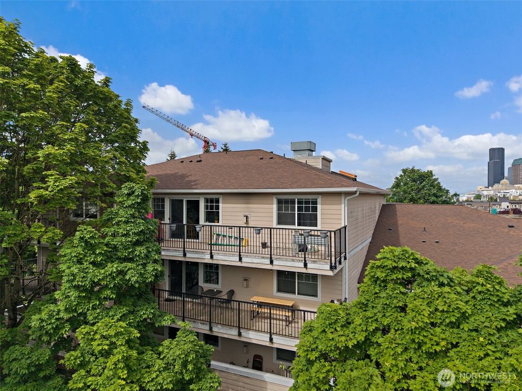 Photo of 107 20th Avenue #306, Seattle, WA 98122 (MLS # 2440091)