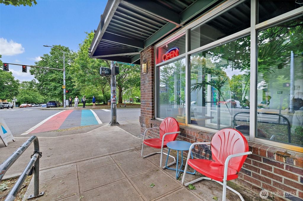 Photo of 107 20th Avenue #306, Seattle, WA 98122 (MLS # 2440091)