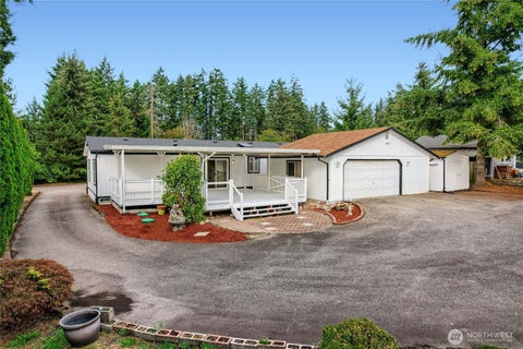 Photo of 23612 SE 286th Street, Maple Valley, WA 98038 (MLS # 2583405)