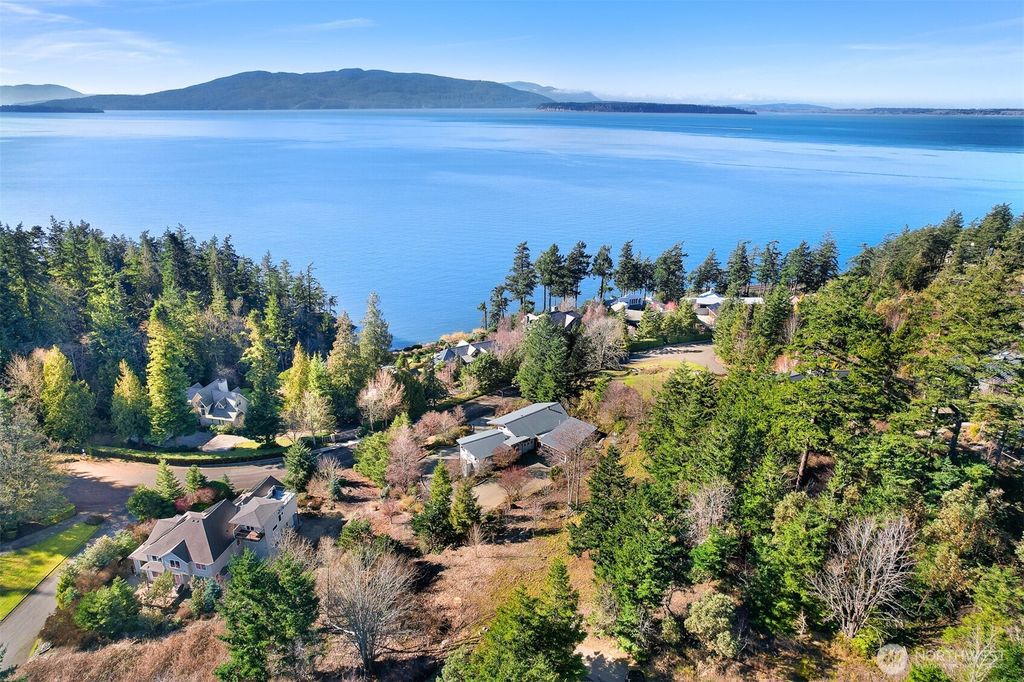 Photo of 405 Arbutus Place, Bellingham, WA 98225 (MLS # 2499782)