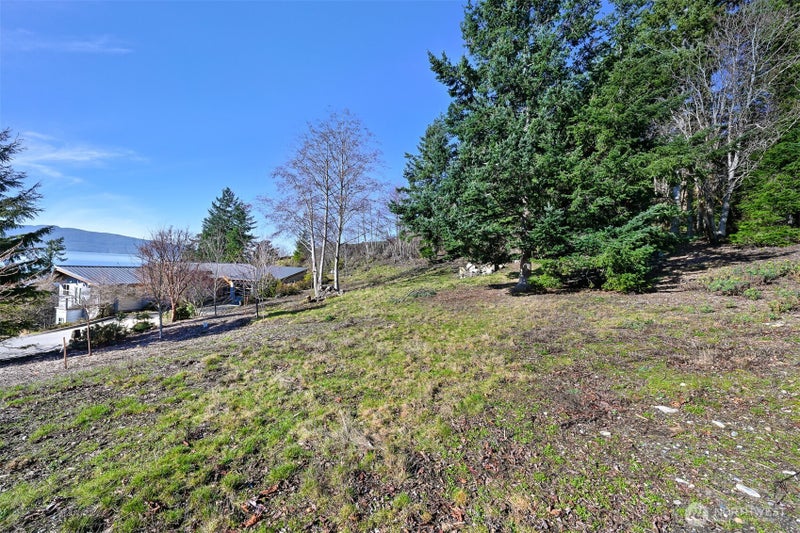 405 Arbutus Place