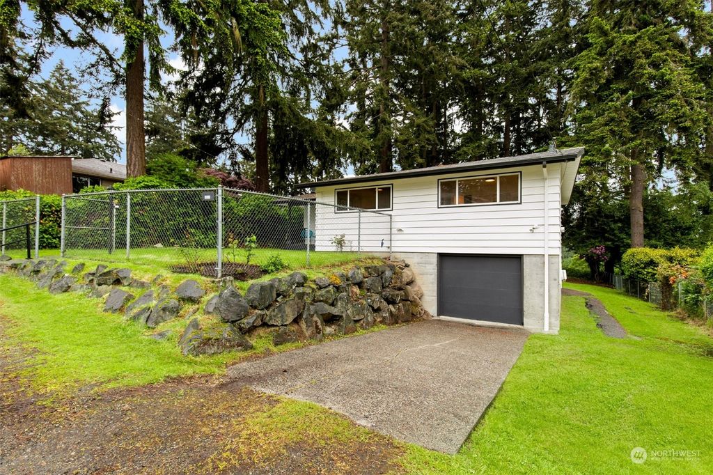Photo of 19615 N Ashworth Avenue, Shoreline, WA 98133 (MLS # 2243642)