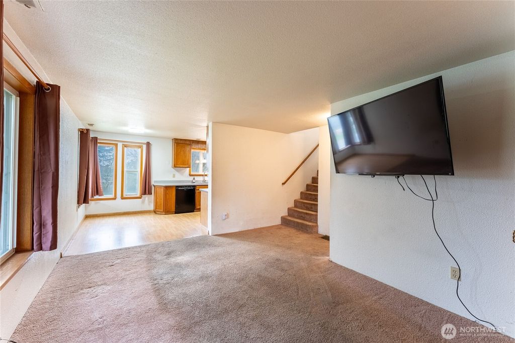 Photo of 14239 8th Avenue S, Burien, WA 98168 (MLS # 2491562)