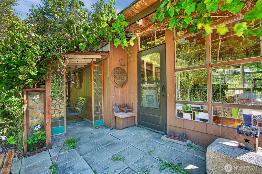 Photo of 165 Barr Road, Rosburg, WA 98643 (MLS # 2535720)
