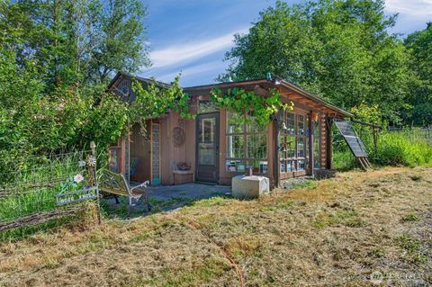 Photo of 165 Barr Road, Rosburg, WA 98643 (MLS # 2535720)