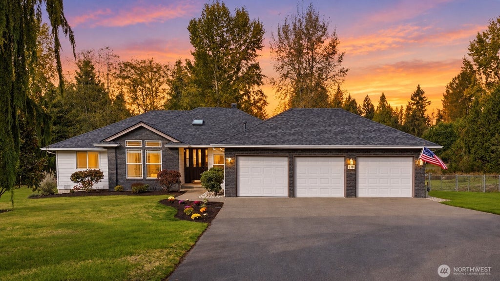 Photo of 118 140th Avenue SE, Lake Stevens, WA 98258 (MLS # 2594105)